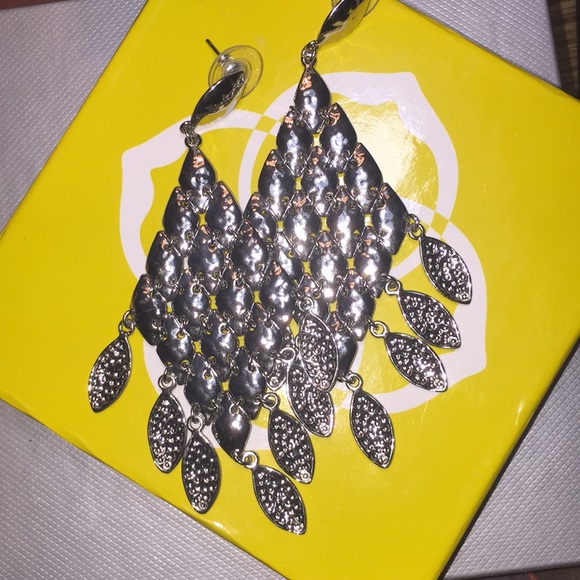 Kendra Scott Jewelry - KENDRA SCOTT GLISTENS CHANDELIER EARRINGS